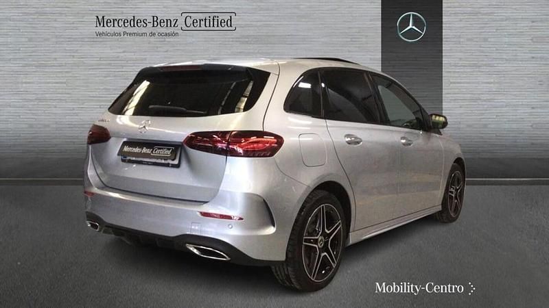 Usado Mercedes B250 AMG line 163 CV (119 kW) 2025 Plata iridio Utilitario