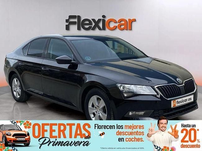 Usado Skoda Superb Active 150 CV (110 kW) 2018 Negro Familiar