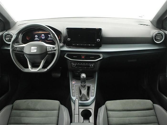 Usado Seat Arona Xperience 115 CV (84 kW) 2025 Gris SUV