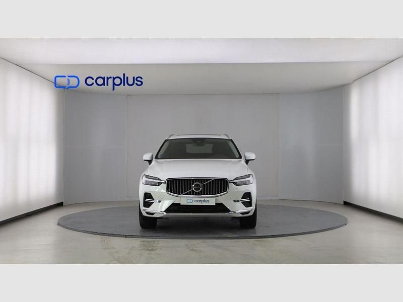 Usado Volvo XC60 Plus 350 CV (257 kW) 2023 Crystal white metalizado SUV