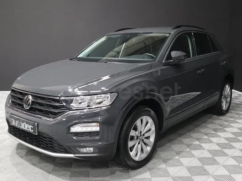 Usado VW T-Roc Advance 115 CV (84 kW) 2020 Gris / plata SUV