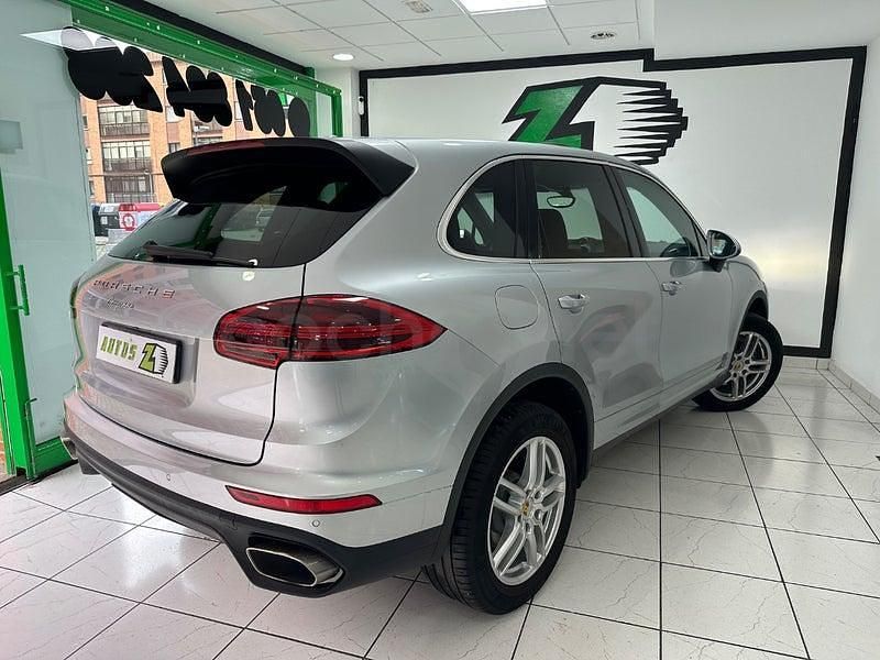 Usado Porsche Cayenne 262 CV (192 kW) 2017 Gris / plata SUV