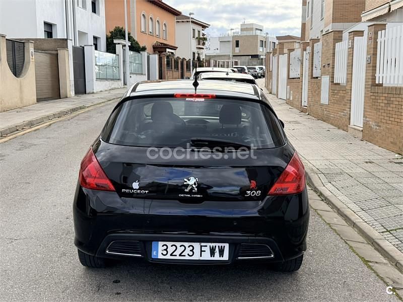 Usado Peugeot 308 Premium 136 CV (100 kW) 2007 Negro Berlina