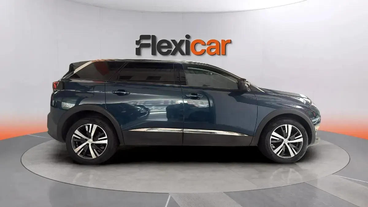 Usado Peugeot 5008 Allure 130 CV (95 kW) 2022 Azul SUV
