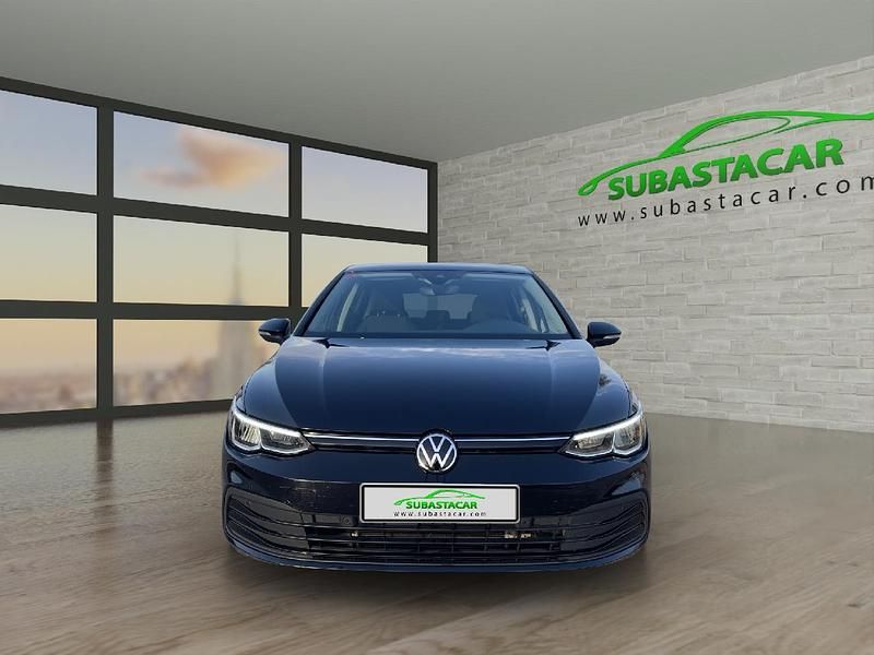 Usado VW Golf VIII Life 115 CV (84 kW) 2021 Negro metalizado