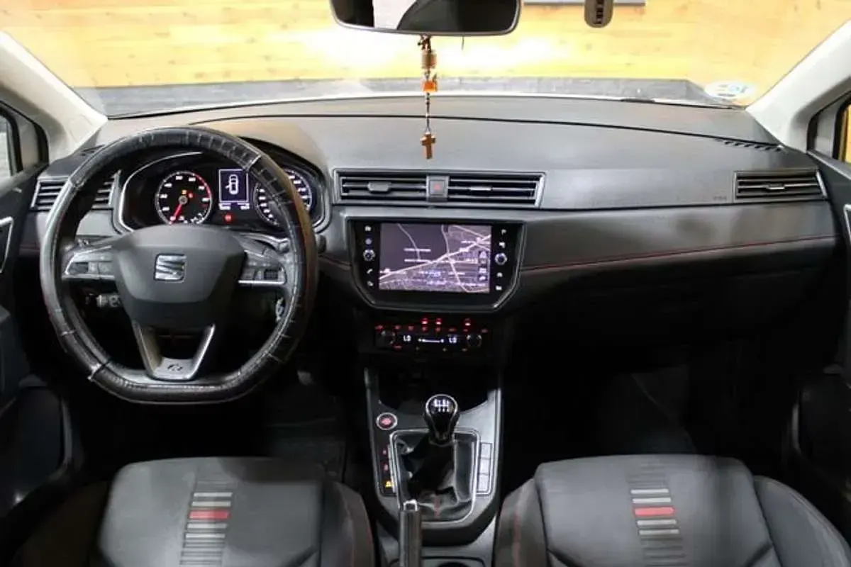 Usado Seat Ibiza FR 116 CV (85 kW) 2019 Blanco Utilitario