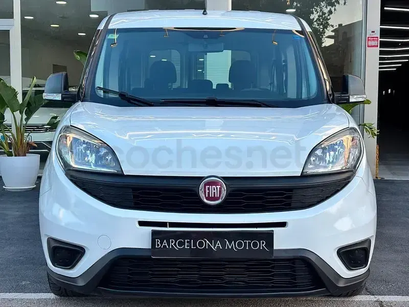Usado Fiat Doblò Easy 90 CV (66 kW) 2017 Blanco Monovolumen