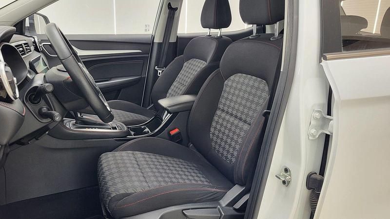 Usado MG ZS Comfort 117 CV (86 kW) 2023 Blanco Berlina