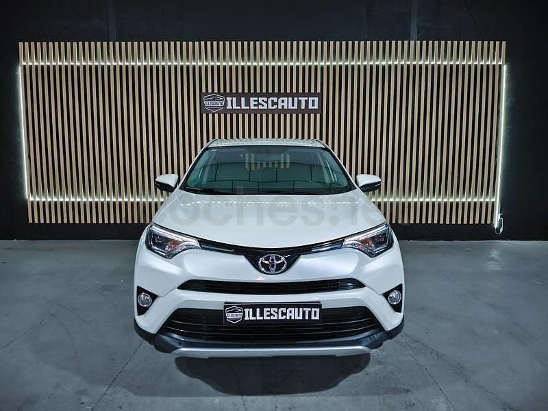 Usado Toyota RAV4 Business Edition 143 CV (105 kW) 2017 Blanco SUV