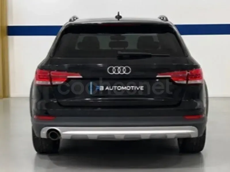 Usado Audi A4 Allroad 163 CV (119 kW) 2018 Negro Familiar