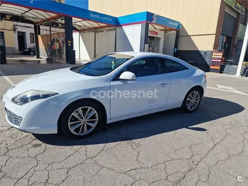 Usado Renault Laguna Coupé 150 CV (110 kW) 2012 Blanco Coupe