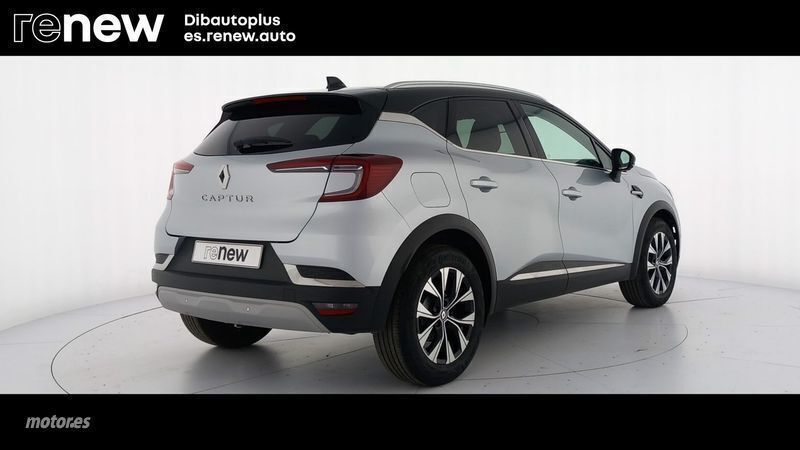 Usado Renault Captur Techno 90 CV (66 kW) 2024 Gris SUV