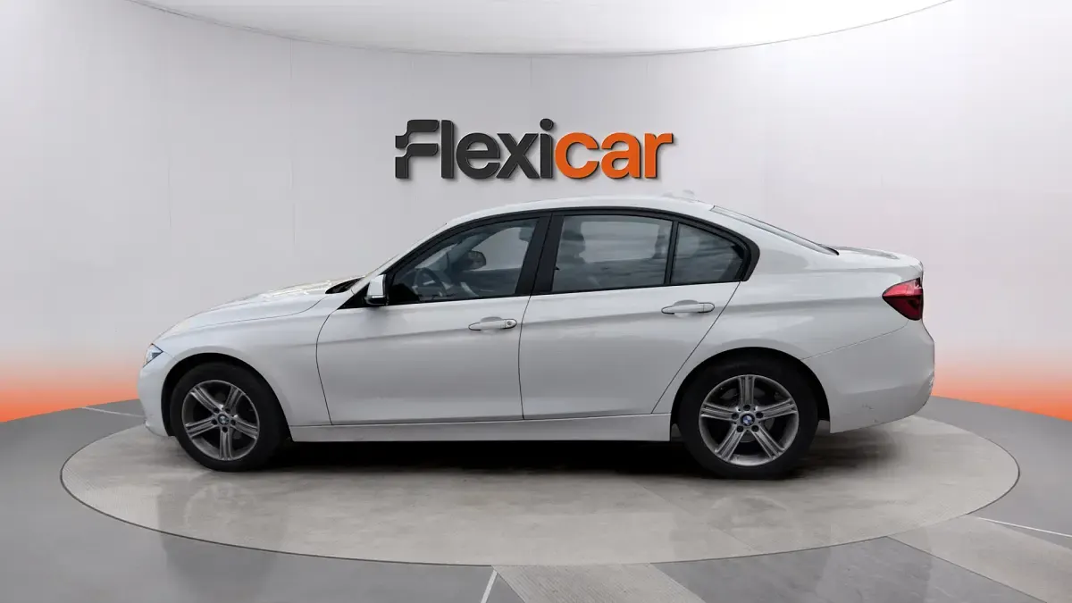 Usado BMW 318 150 CV (110 kW) 2017 Blanco Berlina