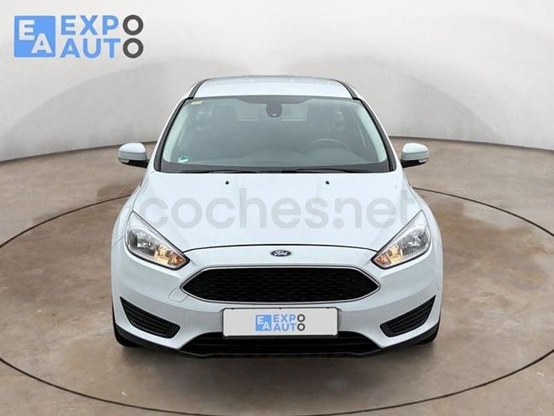 Usado Ford Focus Trend 100 CV (73 kW) 2015 Blanco Familiar