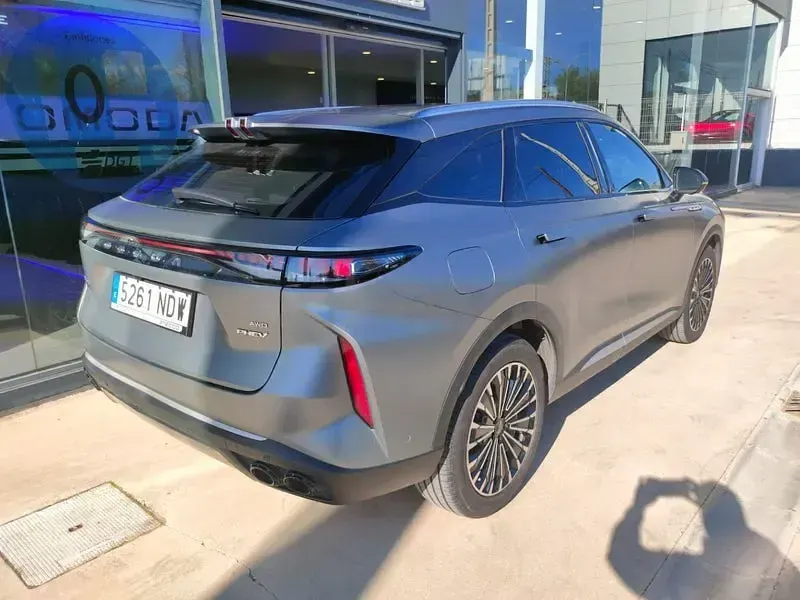 Usado Omoda 9 537 CV (394 kW) 2025 Gris / plata SUV