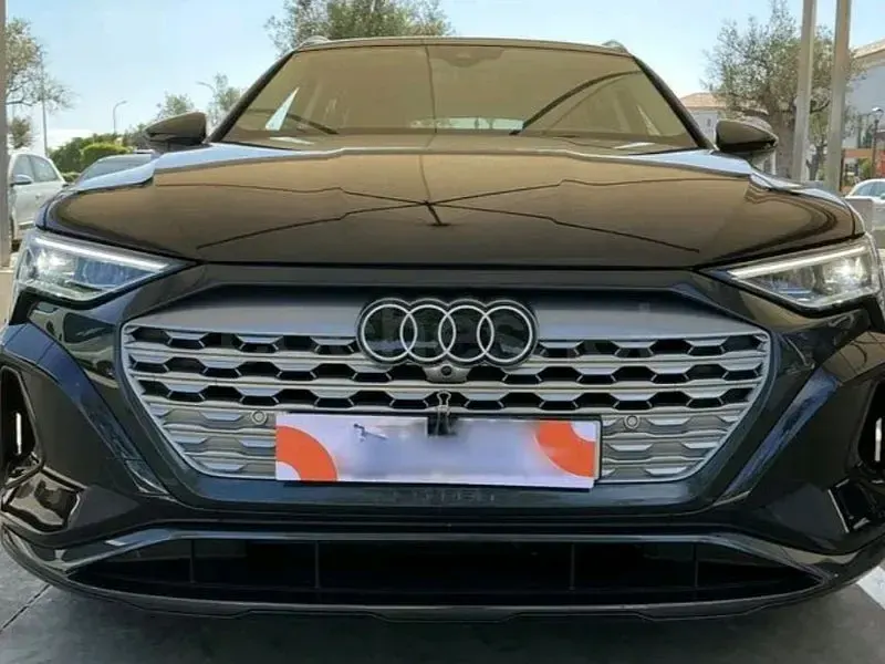 Usado Audi Q8 Sportback e-tron Advanced Plus 250 kW (340 CV) 2023 Eléctrico SUV