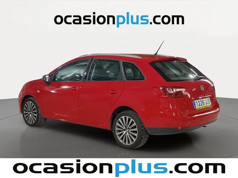 Usado Seat Ibiza ST CONNECT 90 CV (66 kW) 2015 Rojo Familiar