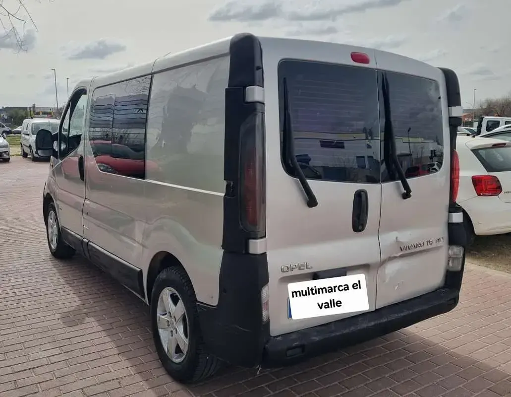 Usado Opel Vivaro 99 CV (72 kW) 2003 Gris Monovolumen