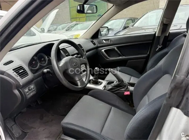 Usado Subaru Legacy 140 CV (102 kW) 2005 Gris / plata Berlina