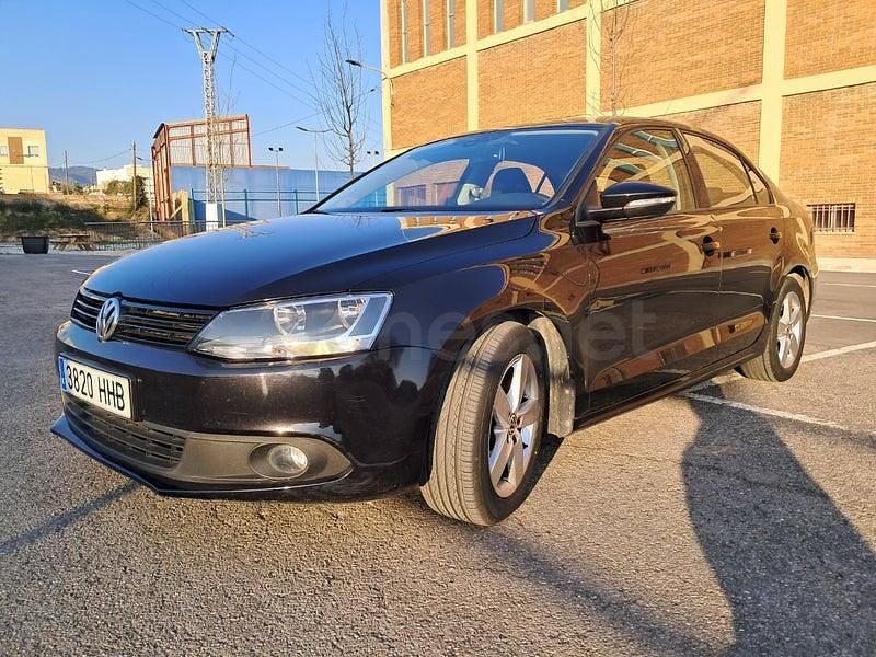 Usado VW Jetta Advance 105 CV (77 kW) 2011 Negro Berlina