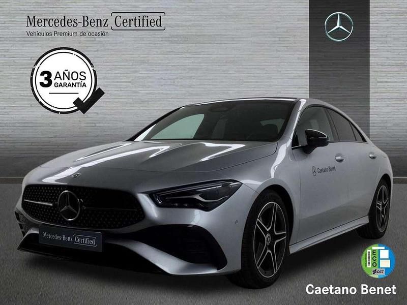 Plateado Usado 2025 Mercedes CLA200 Berlina | 37.950 € (Buen precio) - Imagen 1/4