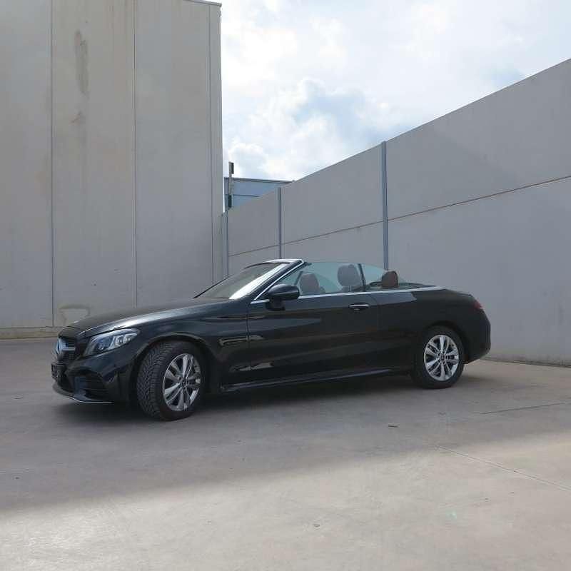 Usado Mercedes C300 258 CV (189 kW) 2019 Negro Descapotable