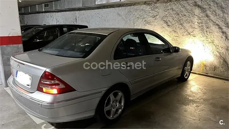 Usado Mercedes C320 Avantgarde 218 CV (160 kW) 2001 Gris / plata Berlina