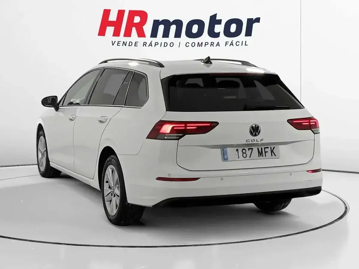 Usado VW Golf VIII Life 116 CV (85 kW) 2023 Blanco Familiar
