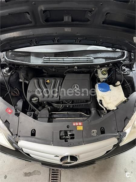 Usado Mercedes B200 193 CV (141 kW) 2006 Negro Monovolumen