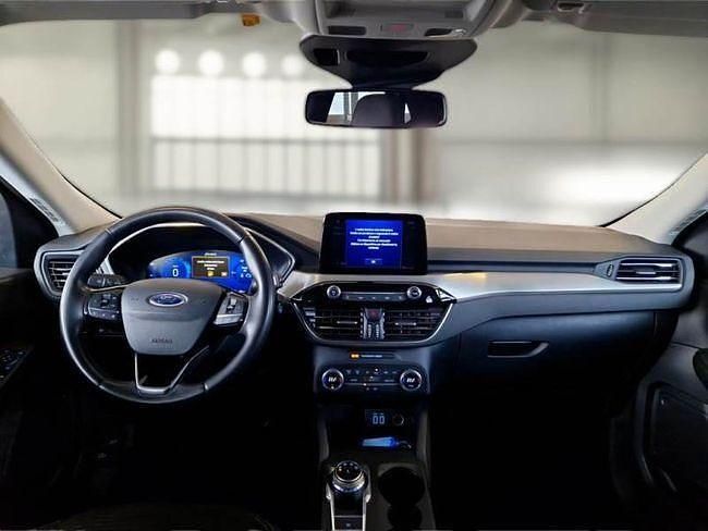 Usado Ford Kuga Titanium 225 CV (165 kW) 2022 Negro SUV