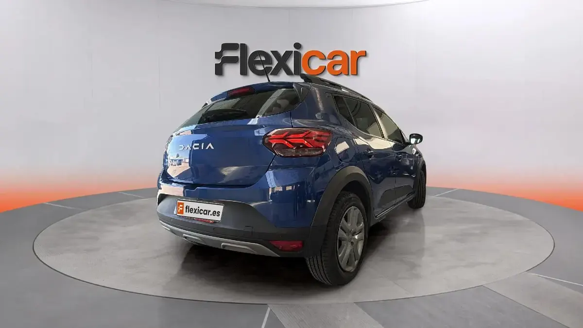 Usado Dacia Sandero Essentiel 101 CV (74 kW) 2023 Azul Berlina