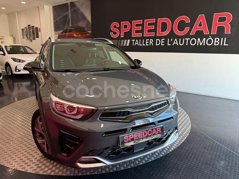 Gris / plata Usado 2021 Kia Stonic GT-Line SUV | 18.900 € (Un poco caro) - Imagen 1/4