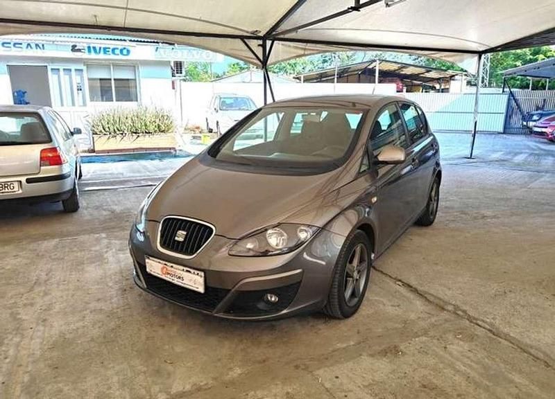 Usado Seat Altea Ecomotive 105 CV (77 kW) 2015 Varios colores Monovolumen