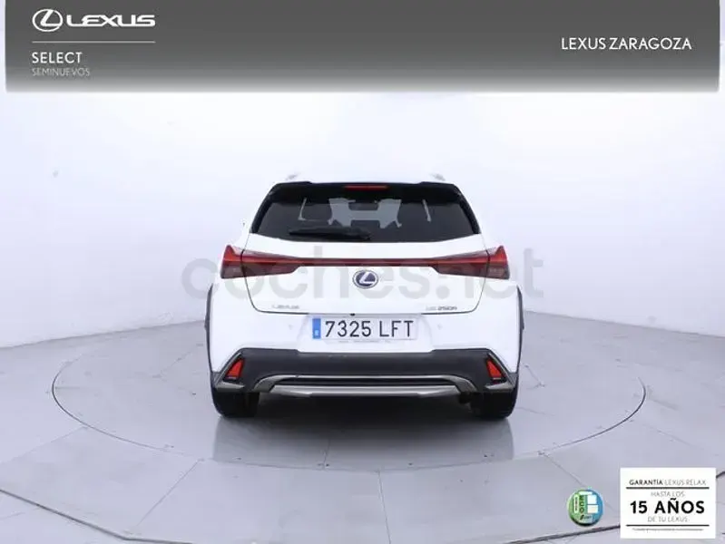 Usado Lexus UX 184 CV (135 kW) 2020 Blanco SUV