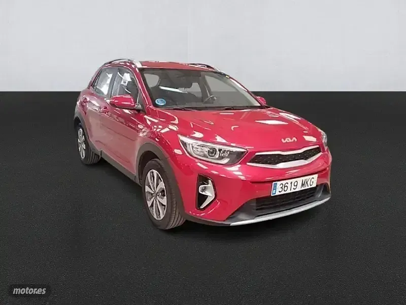 Usado Kia Stonic 100 CV (73 kW) 2023 Rojo SUV