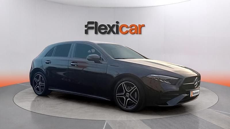 Nuevo Mercedes A180 136 CV (100 kW) 2026 Negro Berlina