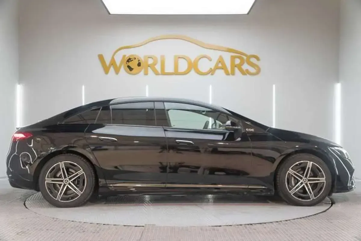 Usado Mercedes EQE350 AMG line 214 kW (292 CV) 2023 Negro Berlina