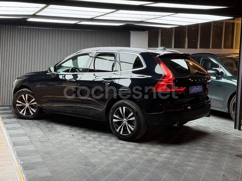 Usado Volvo XC60 Momentum 250 CV (183 kW) 2020 Negro SUV