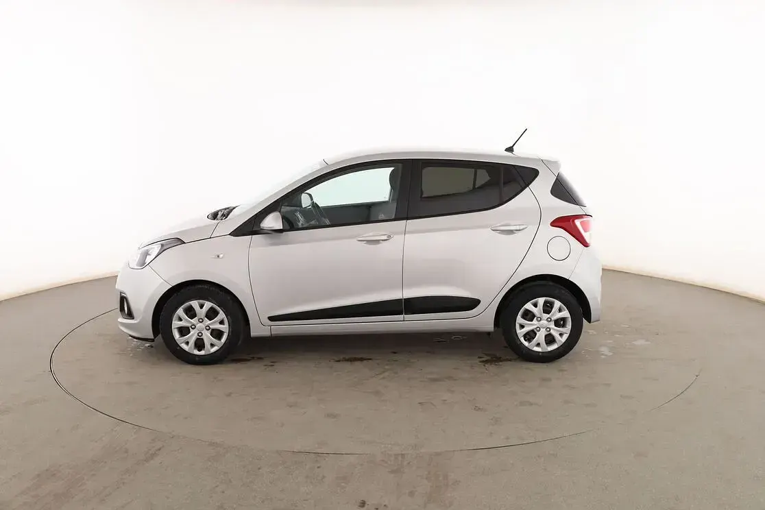 Usado Hyundai i10 GO! 67 CV (49 kW) 2016 Gris Utilitario