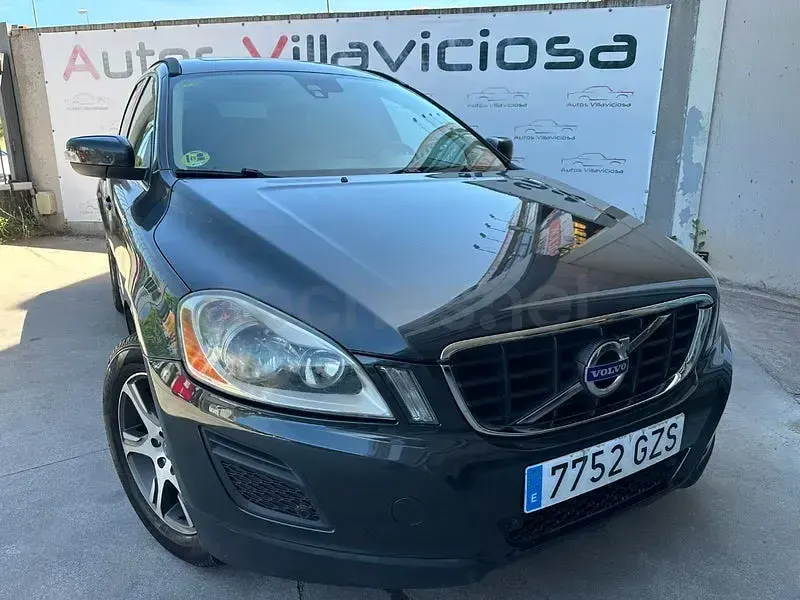 Usado Volvo XC60 Momentum 205 CV (150 kW) 2010 Gris / plata SUV
