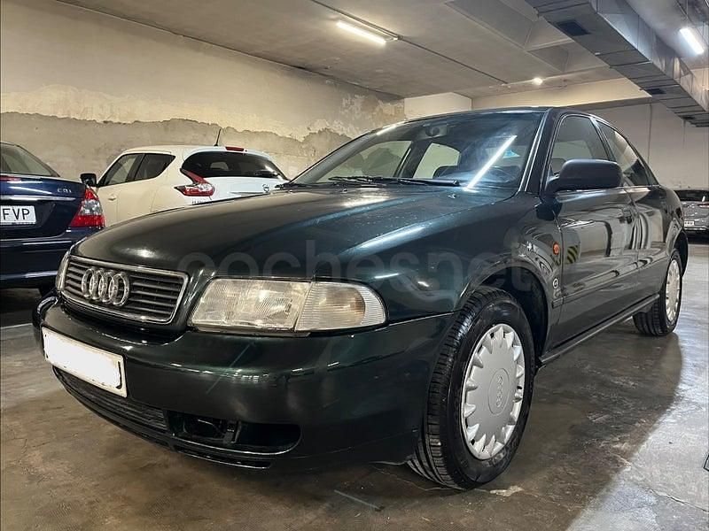 Usado Audi A4 150 CV (110 kW) 1995 Verde Berlina
