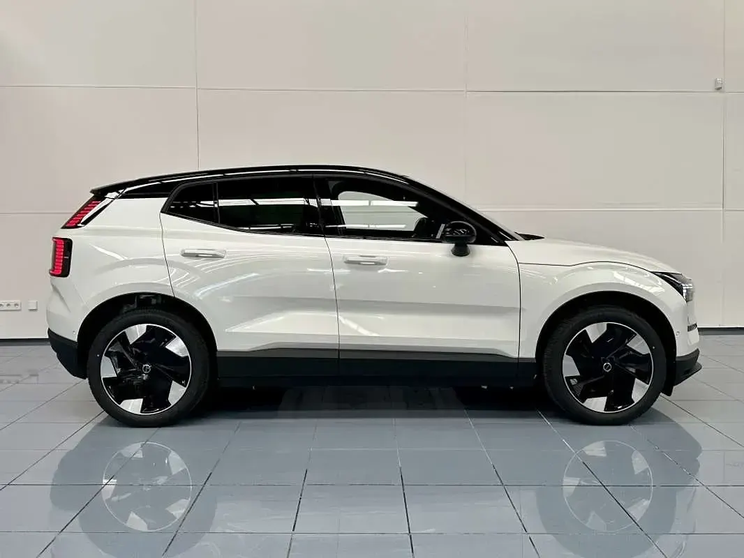 Nuevo Volvo EX30 Ultra 200 kW (272 CV) 2026 Blanco SUV