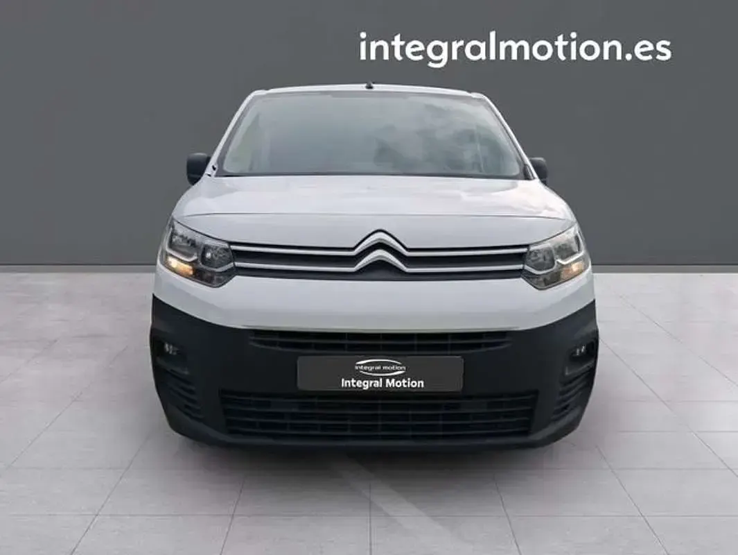 Usado Citroën Berlingo 102 CV (75 kW) 2021 Blanco Monovolumen