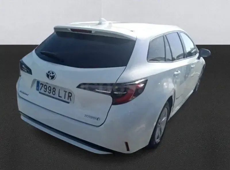 Usado Toyota Corolla Active 122 CV (89 kW) 2022 Blanco Familiar