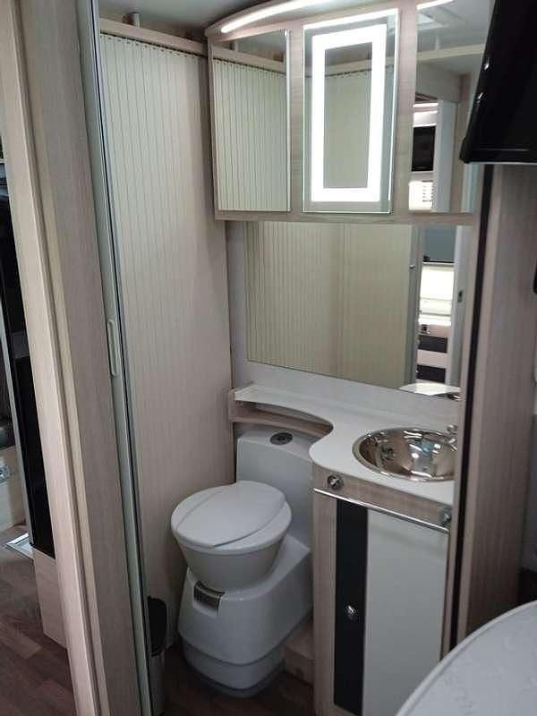 Usado Fiat Punto Evo 139 CV (102 kW) 2021 Blanco Utilitario