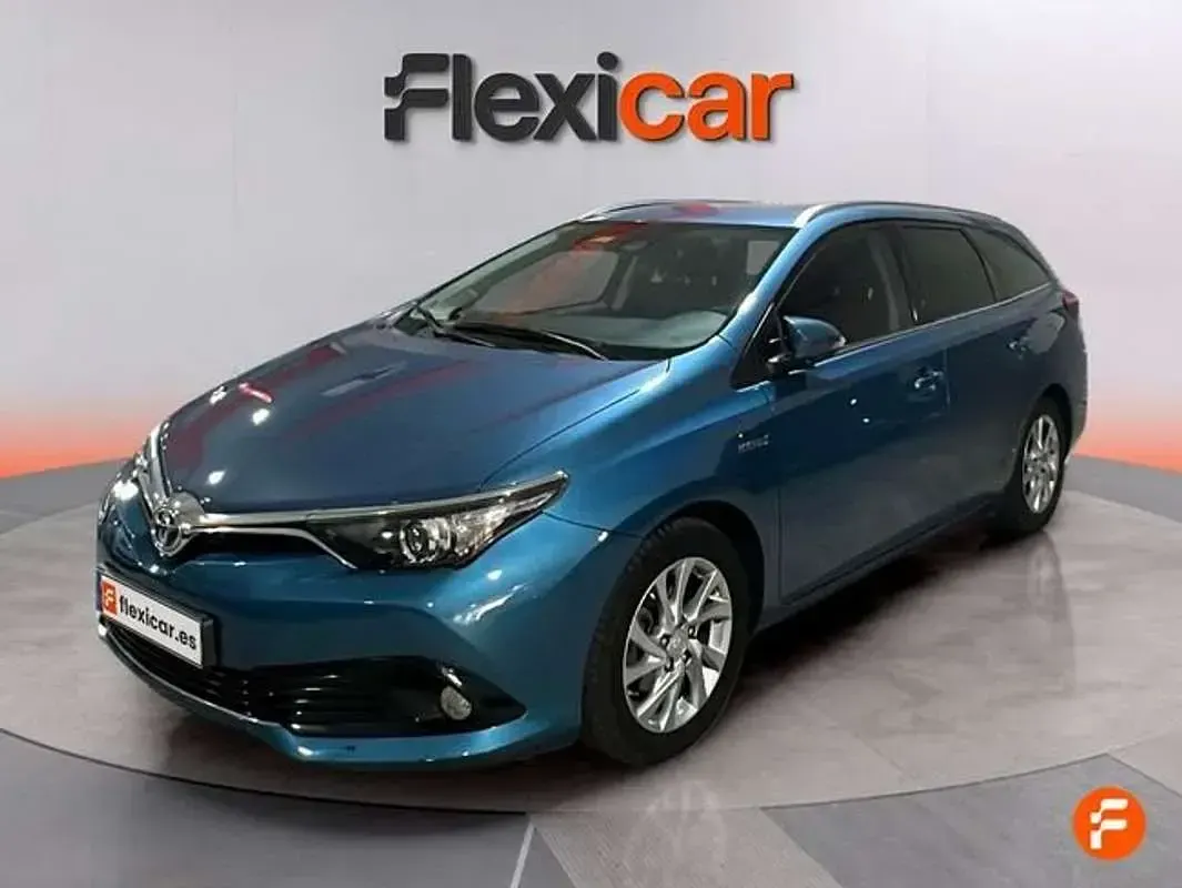 Usado Toyota Auris Hybrid Active 136 CV (100 kW) 2017 Azul Familiar