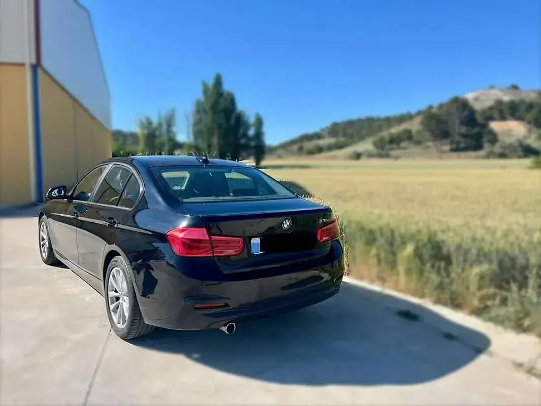 Usado BMW 318 150 CV (110 kW) 2017 Negro Berlina