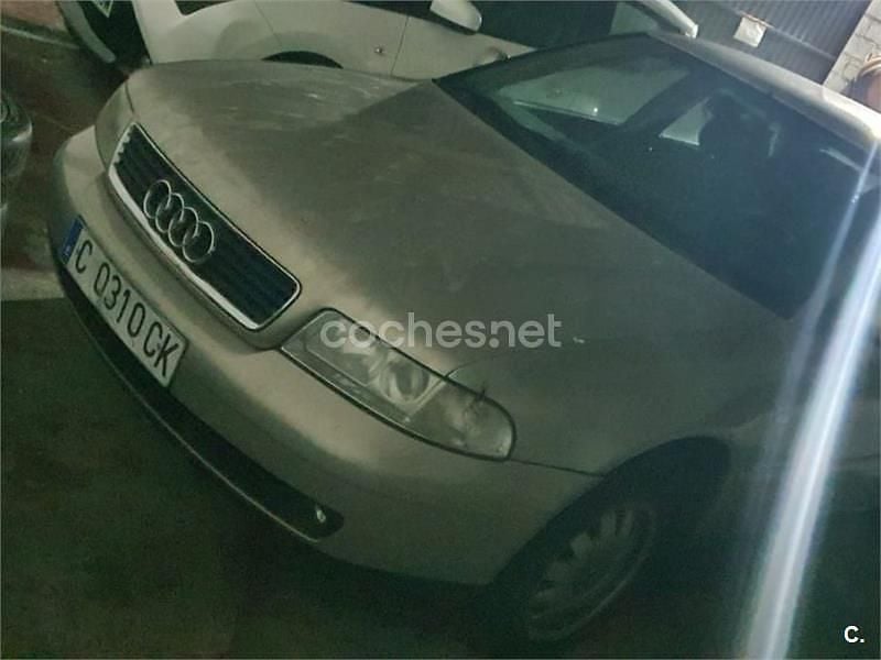Usado Audi A4 110 CV (80 kW) 2000 Beige Berlina