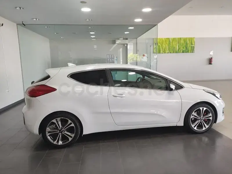 Usado Kia Ceed 120 CV (88 kW) 2017 Blanco Utilitario