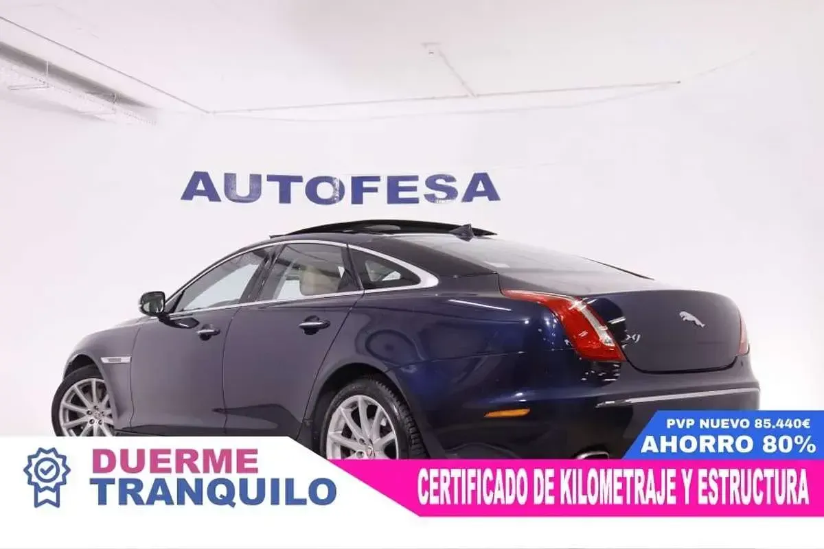 Usado Jaguar XJ Luxury 275 CV (202 kW) 2014 Azul Berlina